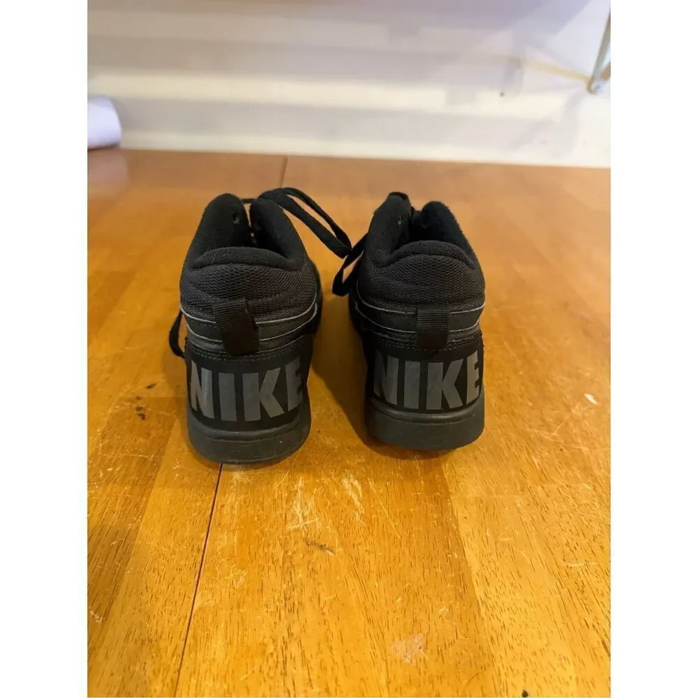Nike Court Borough Mid 